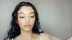 Masturbating solo babe loves her toys