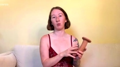 Ellie Rowyn Teaching You How to Use a Dildo