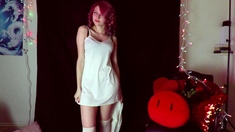 Amateur redhead fully nude on bed and masturbating