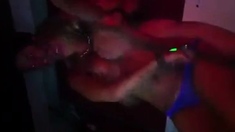 Sweedish flickor offentliga avsugning