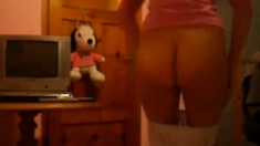 Rica Pendeja Por Webcam Mostrando El Orto