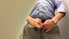 Pauzao Mijando - Big Cock Pissing